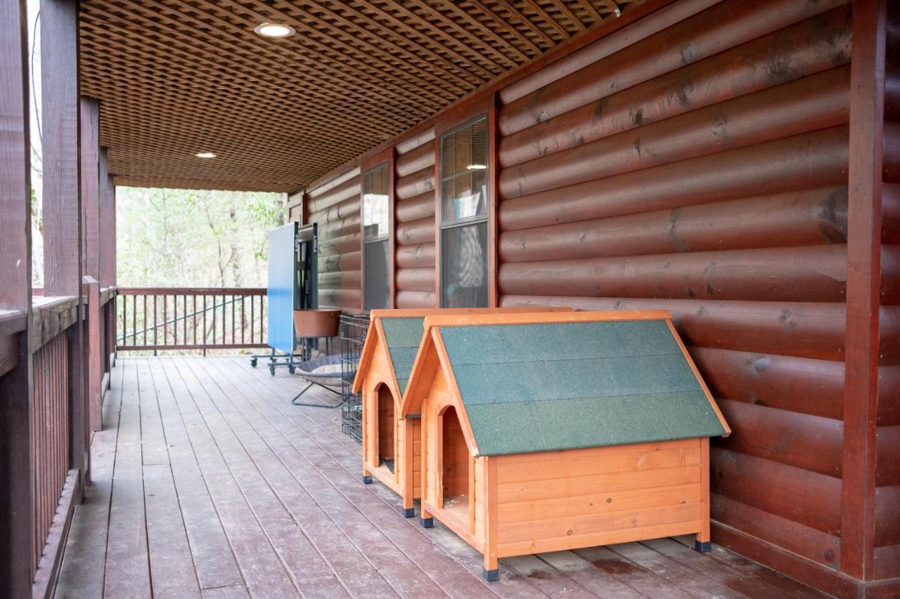 Вилла Three Dog Night - Pet-Friendly Cabin With Hot Tub Блу-Ридж Экстерьер фото